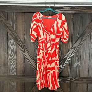 Chic Red and Cream Patterned Midi Dress